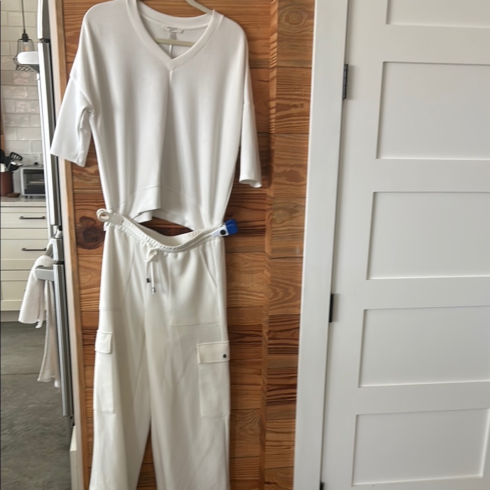Cable & Gauge White Women's Jogger Set